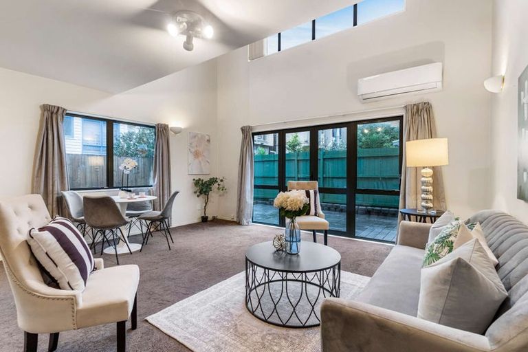 Photo of property in 2/89 Portage Road, New Lynn, Auckland, 0600