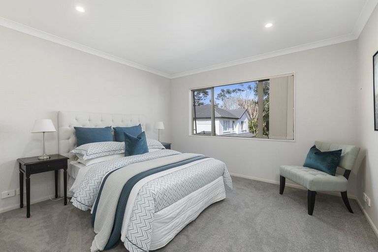 Photo of property in 12 Bur Oak Terrace, Schnapper Rock, Auckland, 0632