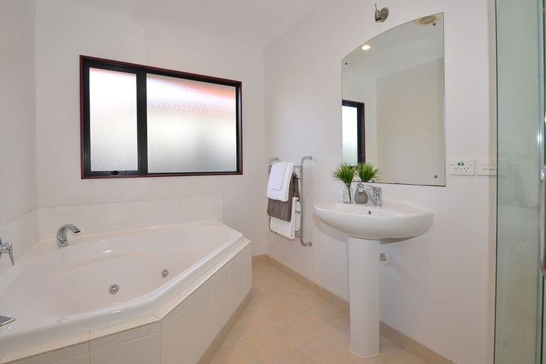 Photo of property in 47 Richfield Crescent, Westgate, Auckland, 0614