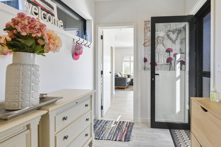 Photo of property in 6 Cape Grove, Haumoana, 4180