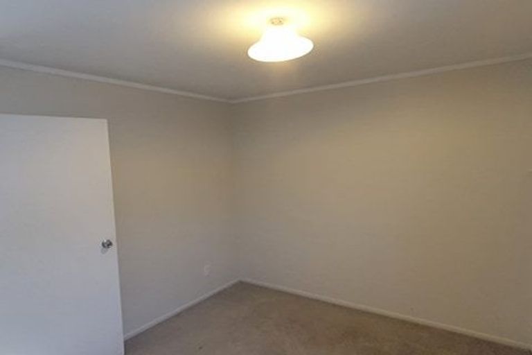 Photo of property in 178 Waimumu Road, Massey, Auckland, 0614