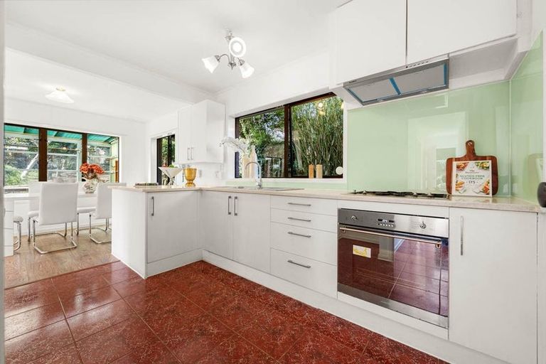 Photo of property in 1/22 Cornelian Crescent, Half Moon Bay, Auckland, 2012