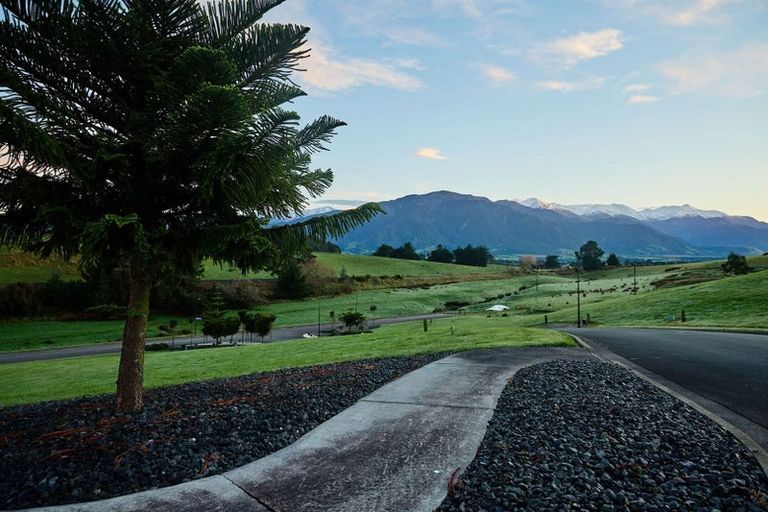 Photo of property in 6 Knowles Crescent, Kaikoura Flat, Kaikoura, 7371
