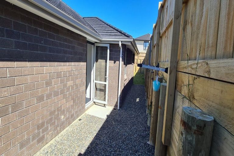 Photo of property in 15 Arahi Place, Rototuna North, Hamilton, 3210
