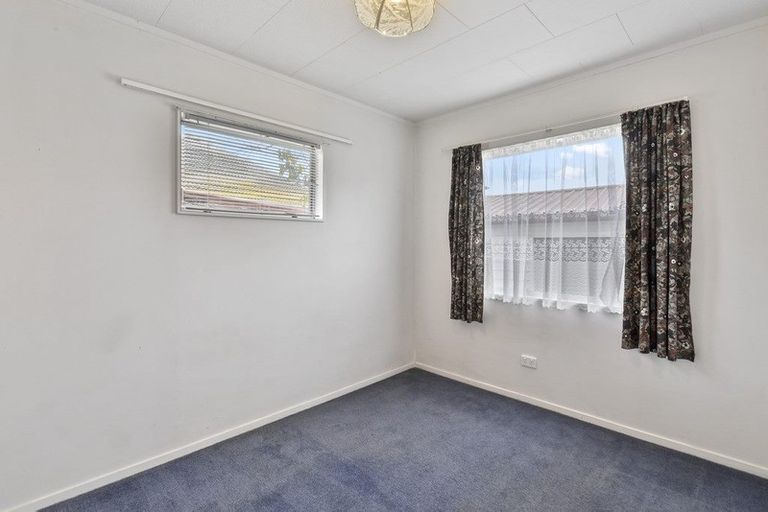 Photo of property in 2/15 Kent Road, Manurewa, Auckland, 2102