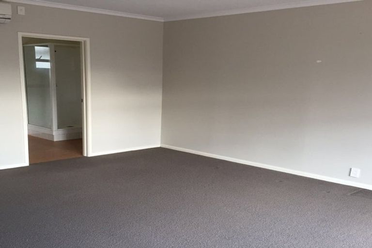 Photo of property in 5 Monet Grove, West Harbour, Auckland, 0618