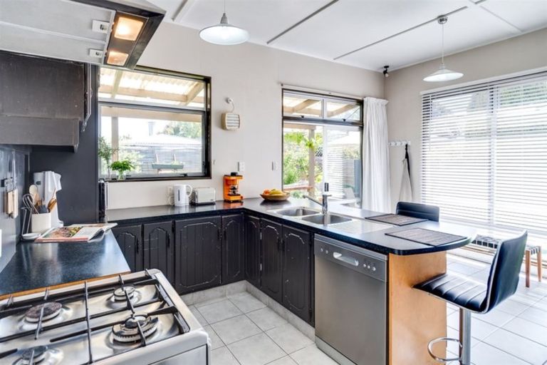 Photo of property in 1/171 Vigor Brown Street, Napier South, Napier, 4110