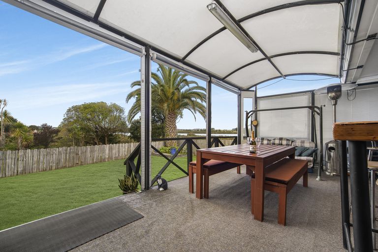 Photo of property in 18 Reremanu Place, Weymouth, Auckland, 2103