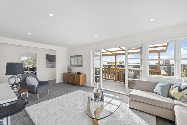 Photo of property in 1/57 Coronation Road, Hillcrest, Auckland, 0627