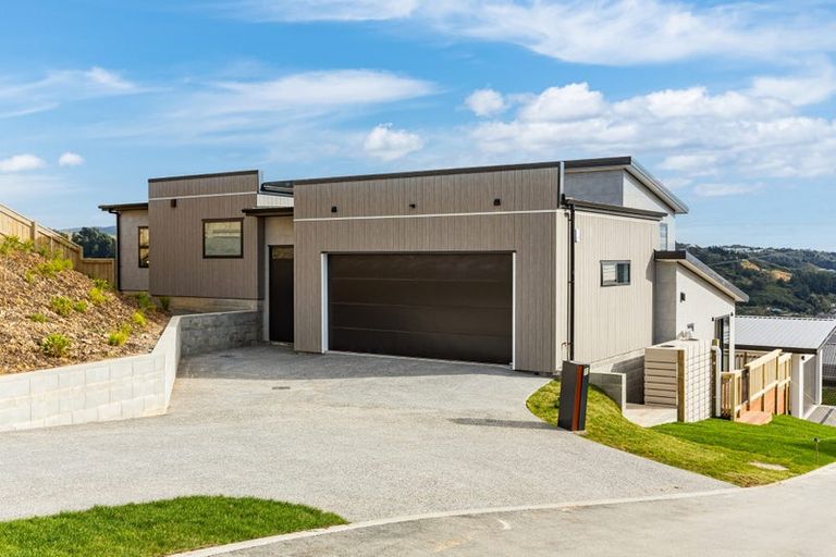 Photo of property in 1 Trysail Place, Whitby, Porirua, 5024