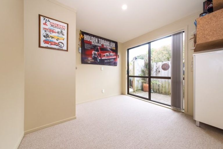 Photo of property in 15 Royal Road, Massey, Auckland, 0614