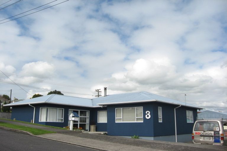 Photo of property in 3 Ranfurly Street, Frankleigh Park, New Plymouth, 4310