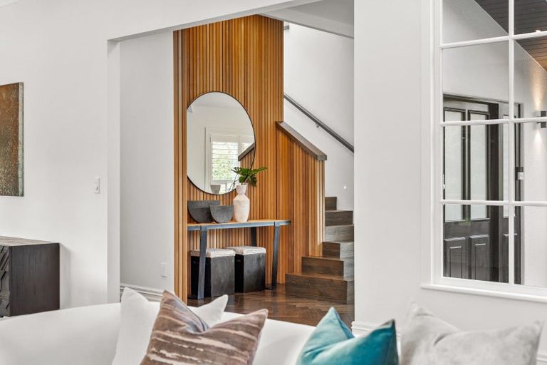 Photo of property in 6 Emily Lane, Greenhithe, Auckland, 0632