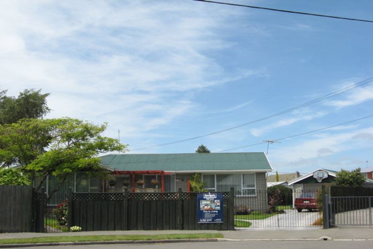 Photo of property in 25 Horton Place, Avondale, Christchurch, 8061
