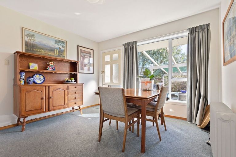 Photo of property in 93 Farquhars Road, Redwood, Christchurch, 8051