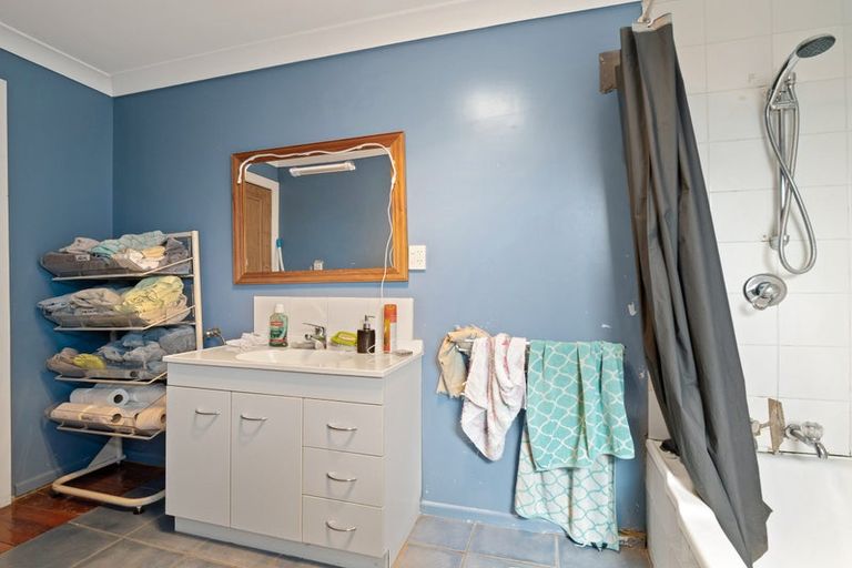 Photo of property in 42 Hargest Crescent, Saint Kilda, Dunedin, 9012