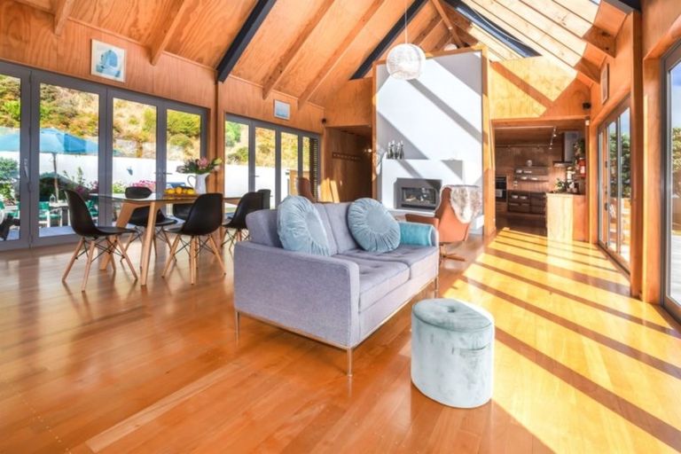 Photo of property in 88 Moana Road, Hongoeka, Porirua, 5026