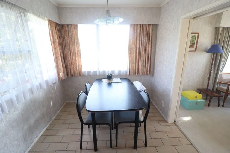 Photo of property in 1 Ngatoa Place, Glenfield, Auckland, 0629