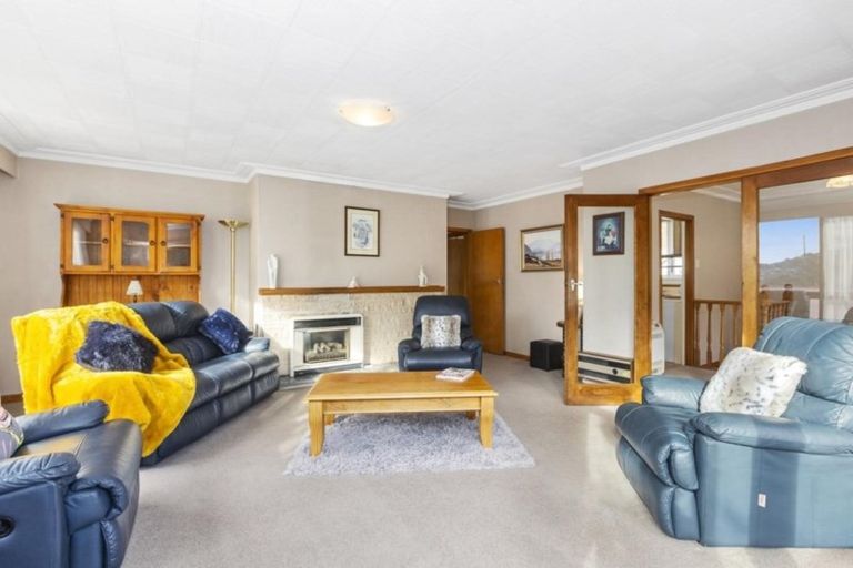 Photo of property in 66 Pioneer Crescent, Helensburgh, Dunedin, 9010