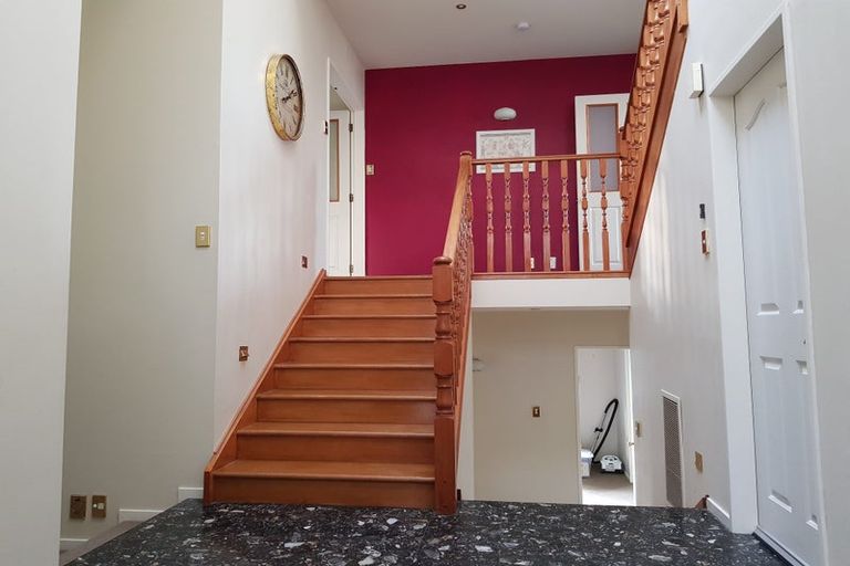 Photo of property in 19 Landsdowne Terrace, Karori, Wellington, 6012