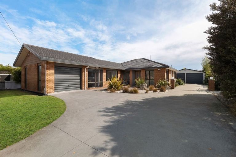 Photo of property in 141 Grimseys Road, Redwood, Christchurch, 8051