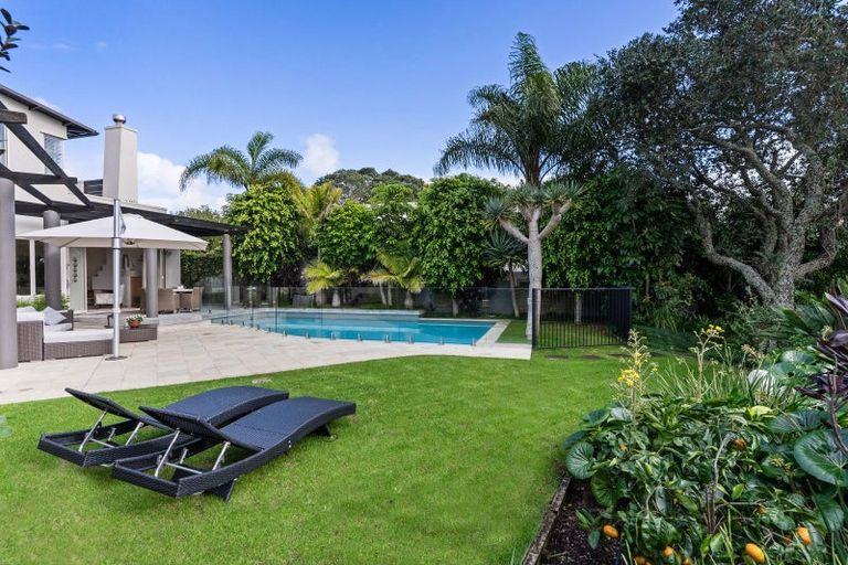 Photo of property in 2/2 Clifton Road, Hauraki, Auckland, 0622