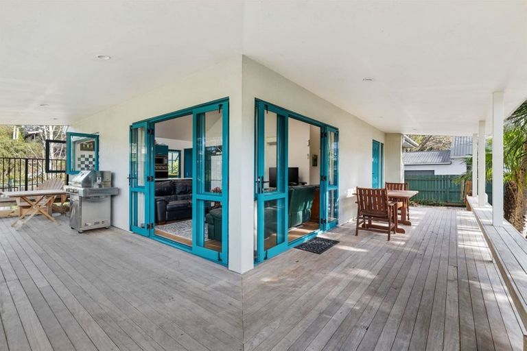 Photo of property in 2/35 Glenvar Road, Torbay, Auckland, 0630