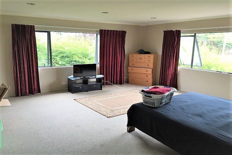 Photo of property in 114 Pitt Avenue, Clendon Park, Auckland, 2103