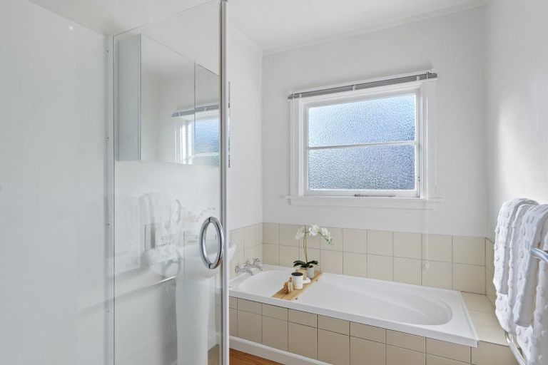 Photo of property in 27 Aorangi Road, Bryndwr, Christchurch, 8053