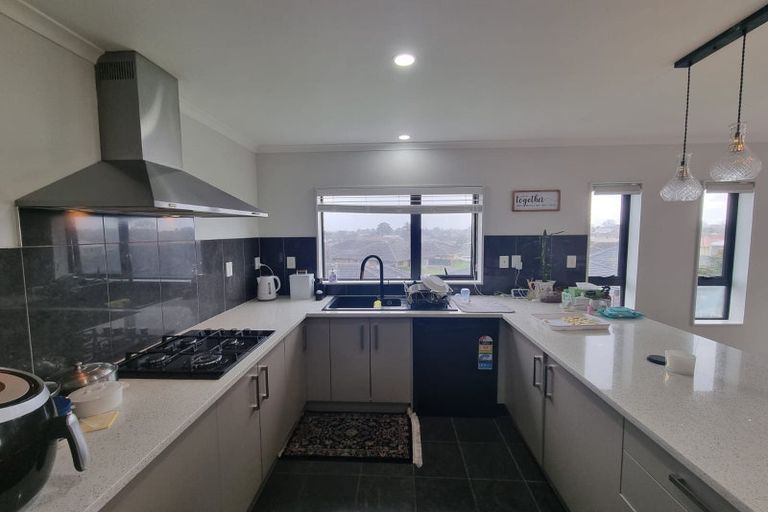 Photo of property in 177 Keri Vista Rise, Papakura, 2110
