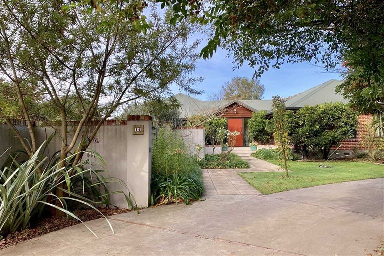 Photo of property in 14 Aylmer Street, Somerfield, Christchurch, 8024