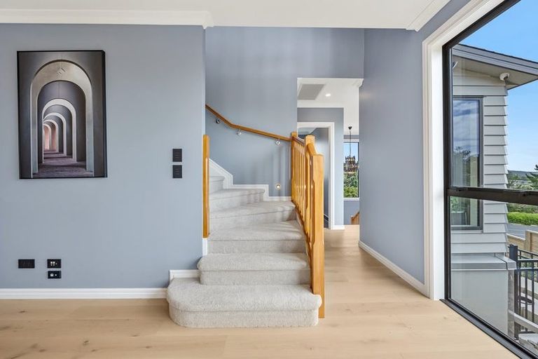 Photo of property in 2 Taku Close, Long Bay, Auckland, 0630