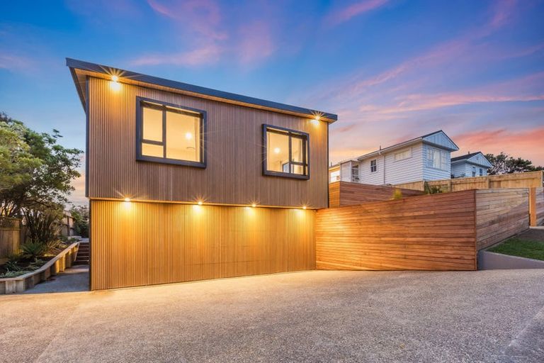 Photo of property in 11 Lauderdale Road, Papakowhai, Porirua, 5024