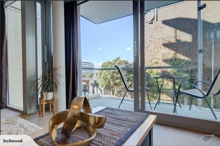 Photo of property in Piermont Apartments, 1h/82 Cable Street, Te Aro, Wellington, 6011