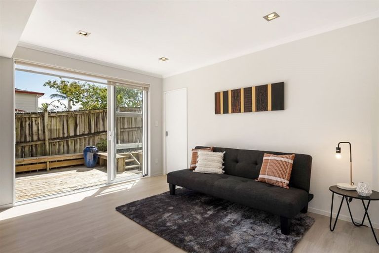 Photo of property in 116a Forrest Hill Road, Forrest Hill, Auckland, 0620