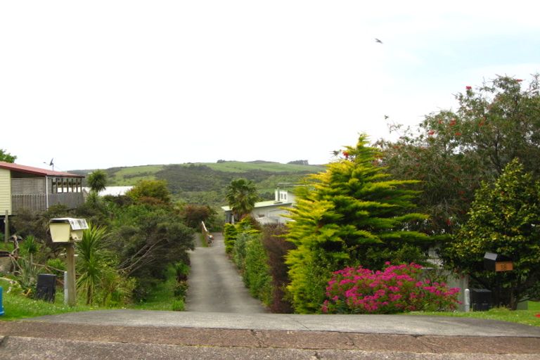 Photo of property in 16 Everard Avenue, Army Bay, Whangaparaoa, 0930