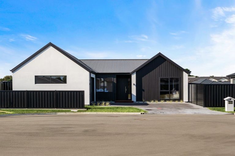 Photo of property in 6/102 Eriksen Road, Te Awa, Napier, 4110