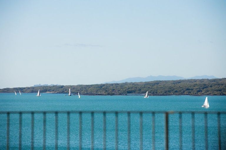 Photo of property in 2/6 Saint Leonards Road, Hauraki, Auckland, 0622
