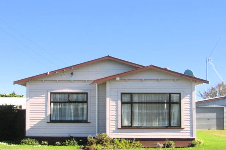 Photo of property in 2 Huia Street, Foxton Beach, Foxton, 4815