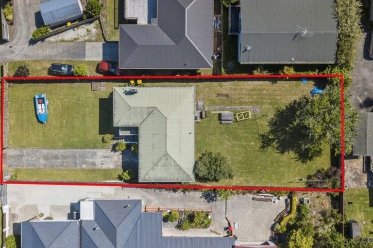 Photo of property in 183 Rathgar Road, Henderson, Auckland, 0610