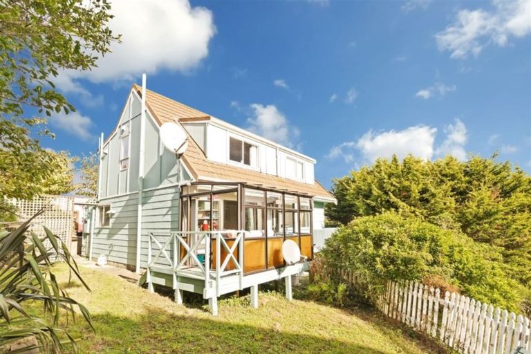 Photo of property in 16 Birch Street, Johnsonville, Wellington, 6037