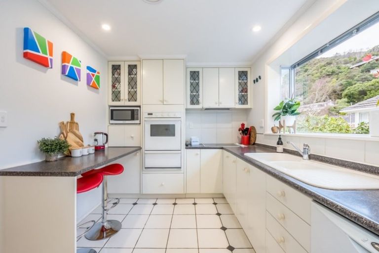 Photo of property in 16 Parnell Street, Fairfield, Lower Hutt, 5011