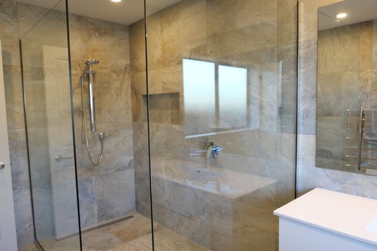 Photo of property in 68 Guildford Drive, Paraparaumu, 5032