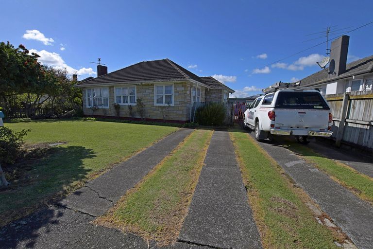 Photo of property in 12 Sandbrook Avenue, Otara, Auckland, 2023
