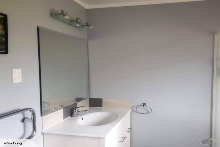 Photo of property in 32 Nassau Avenue, Grenada North, Wellington, 5028