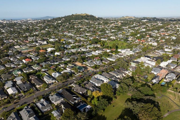 Photo of property in 13 Dexter Avenue, Mount Eden, Auckland, 1024