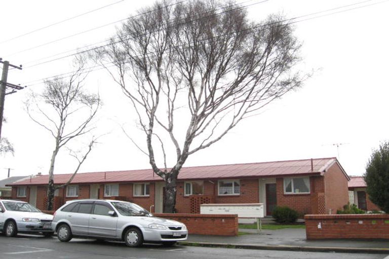 Photo of property in 154 Macandrew Road, South Dunedin, Dunedin, 9012