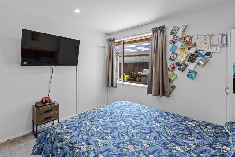 Photo of property in 75a Farquhars Road, Redwood, Christchurch, 8051