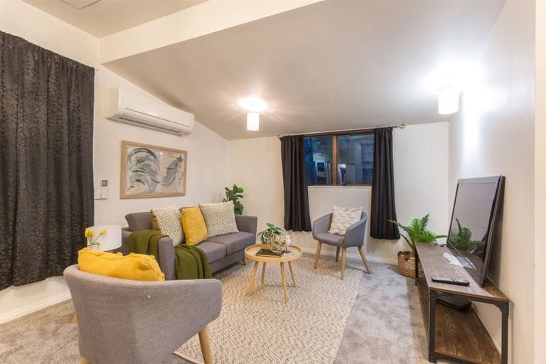 Photo of property in 1/45 Airlie Road, Plimmerton, Porirua, 5026