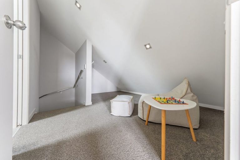 Photo of property in 1/176 Mcleod Road, Te Atatu South, Auckland, 0610